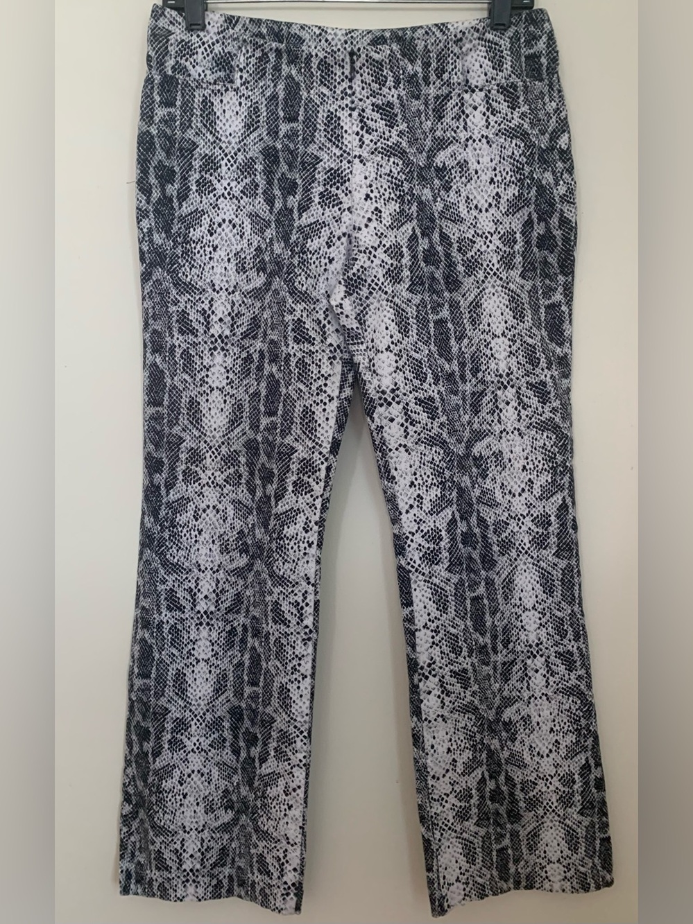 Vintage Black & White Capri Snake Print Pants